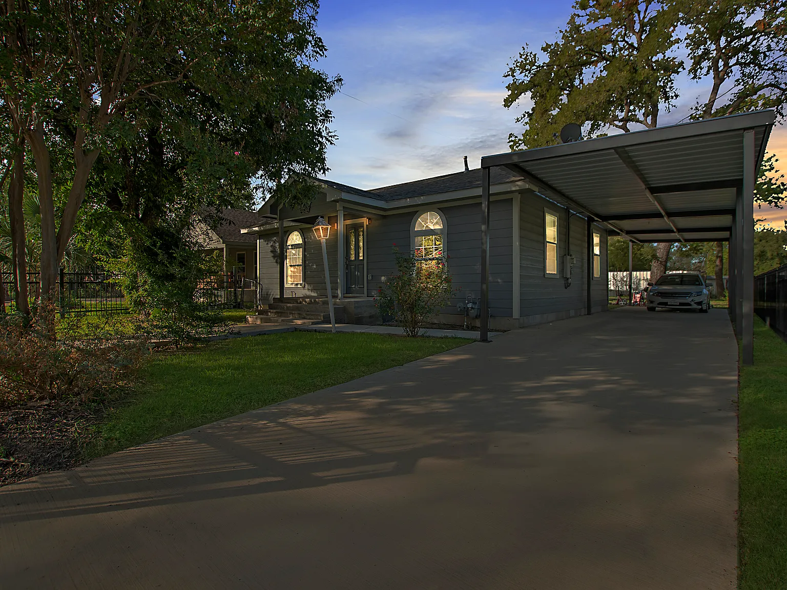 2 bed, 896 sqft, $2,000 — Photo 4