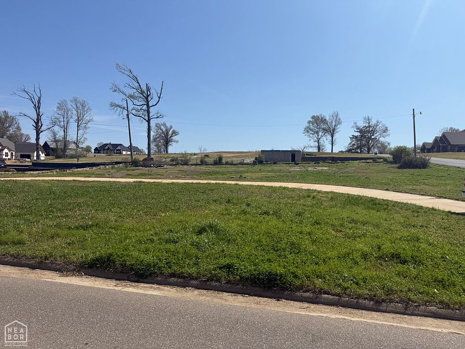 2nd image of 1008 Killough Rd N