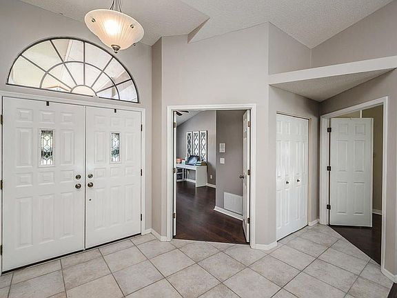 4th image of 706 Centerwood Dr