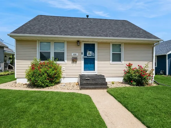 630 21st Ave SW, Cedar Rapids, IA 52404