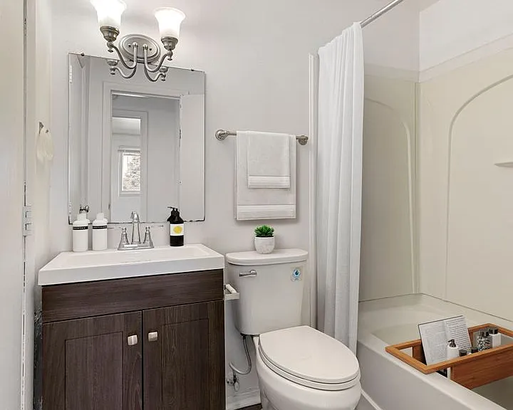 Hollyglen Apartments - Your Next Home in the Heart of Yorktown Schools — Photo 11