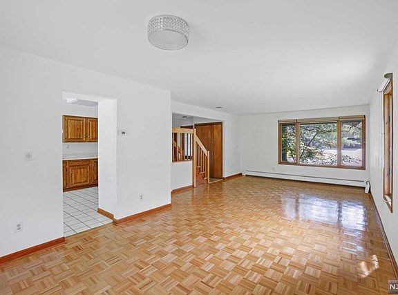 5th image of 6 Yale Pl