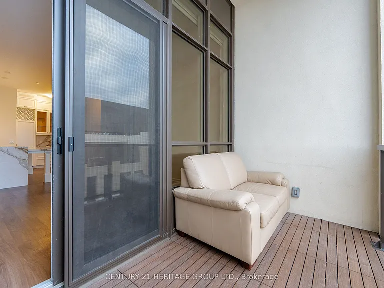 9075 Jane St #Penthouse 02 — Photo 36