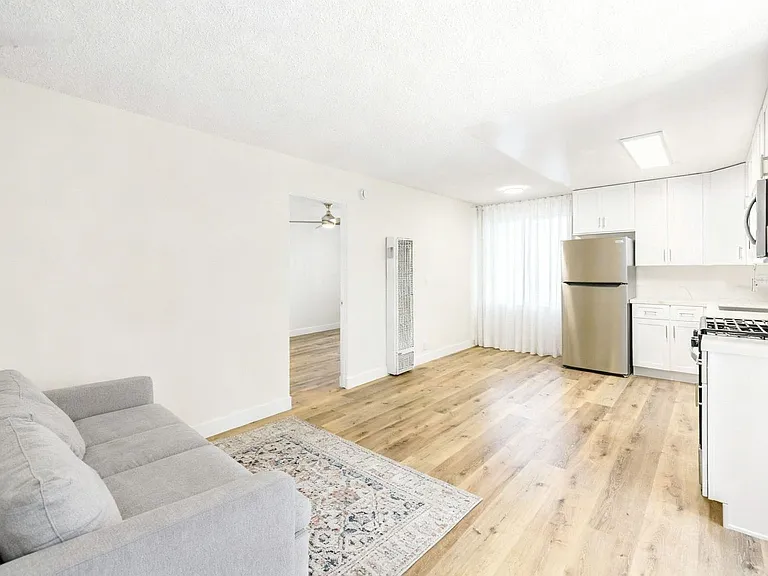 MC 6861 Sepulveda Properties, LLC — Photo 3