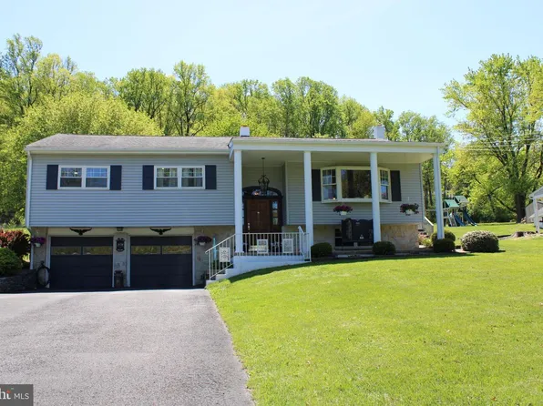 2616 Faust Rd, Gilbertsville, PA 19525