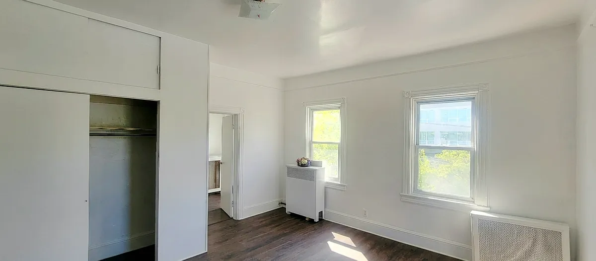 Building Photo - 5910 Riverdale Ave #3