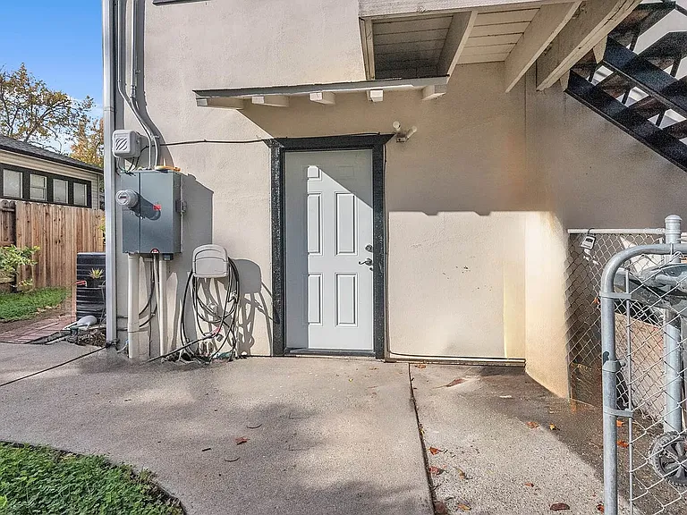 135.5 Carmel Ave #A — Photo 2