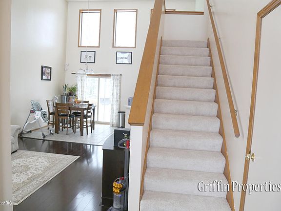 4th image of 682 Sandhurst Dr SE