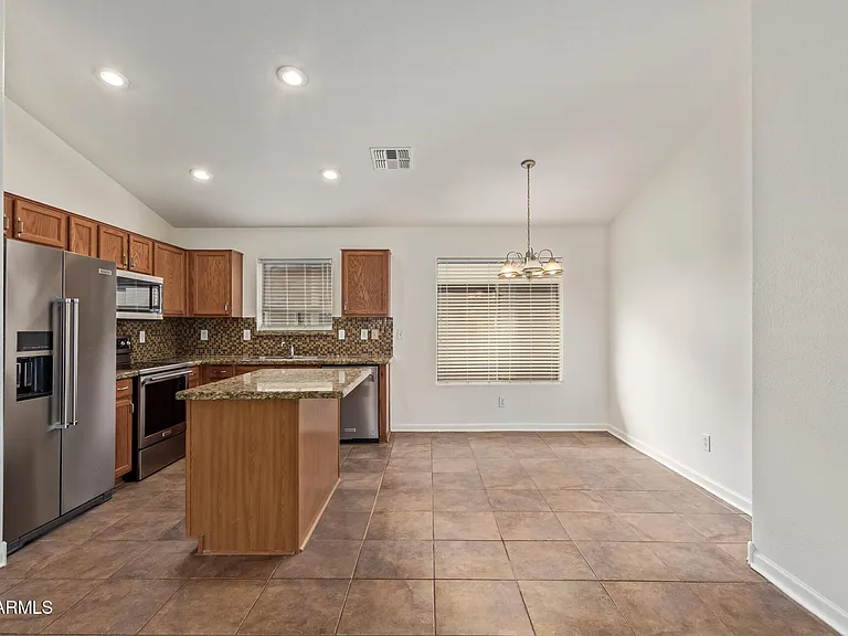 42346 W Sunland Dr — Photo 12
