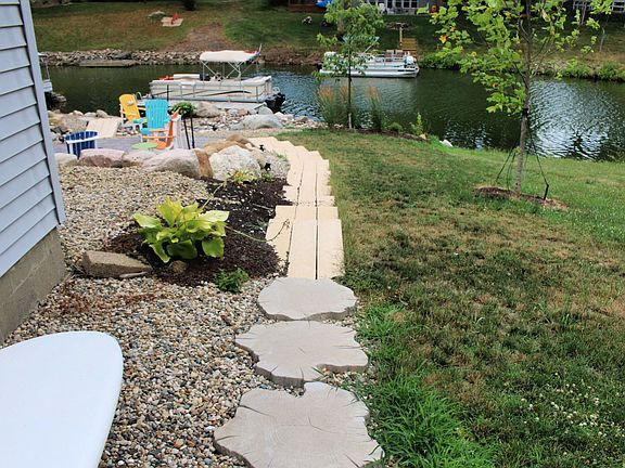 5th image of 208 Ocala Dr