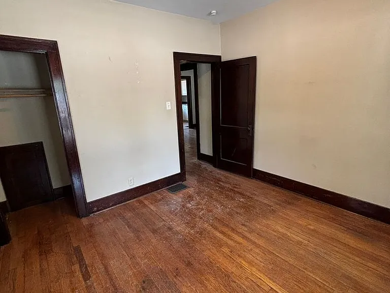 709 E Main St — Photo 7