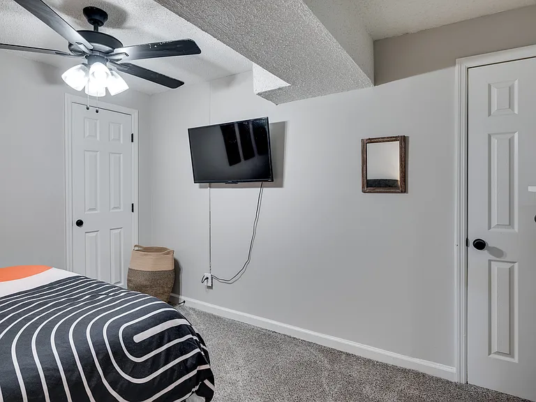 2506 Oakwood Ave #B — Photo 11