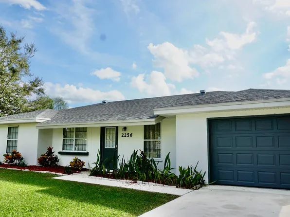 2256 SE East Dunbrooke Circle, Port St Lucie, FL 34952