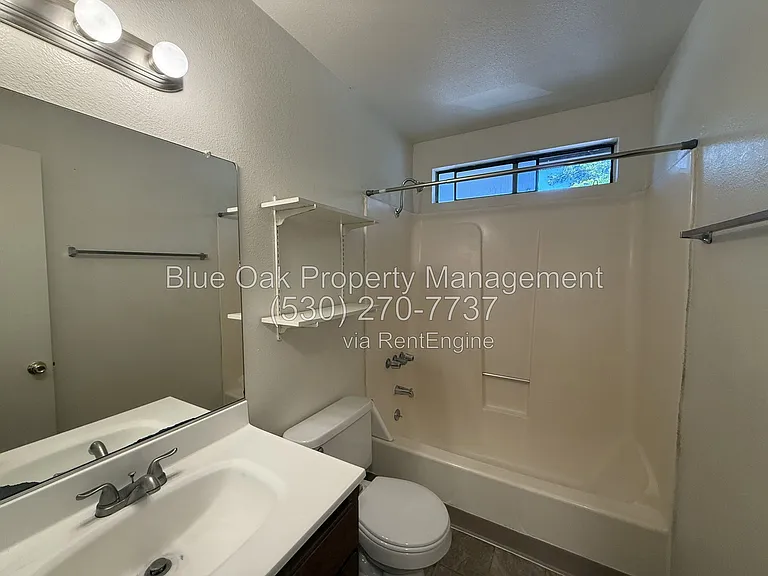985 Salem St #6 — Photo 8