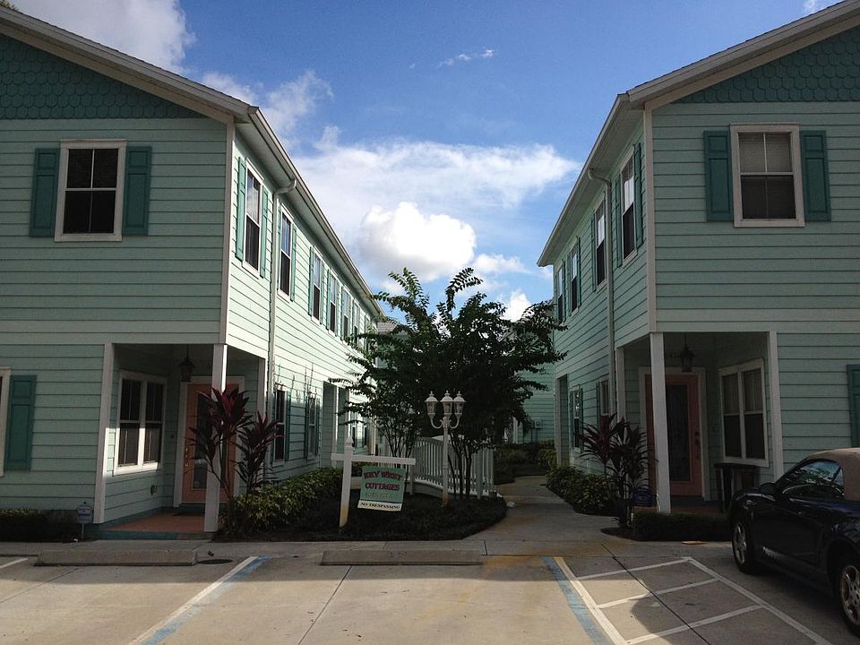1st image of 634 Charles Ct S