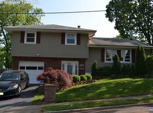 11 John St, Emerson, NJ 07630