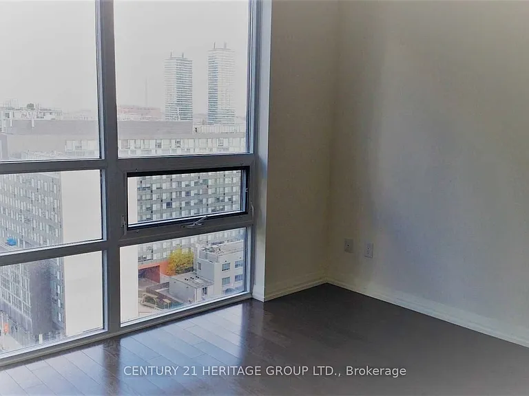 460 Adelaide St E #1910 — Photo 3