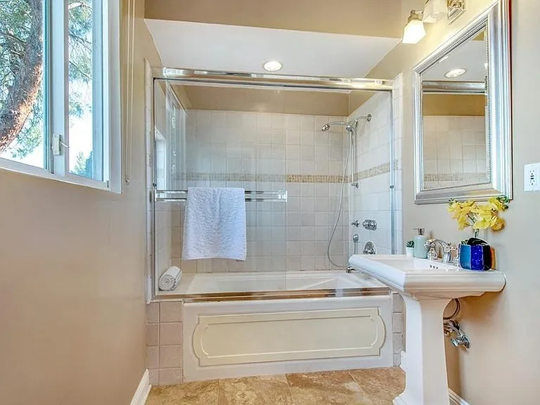 5102 Medina Rd — Photo 5