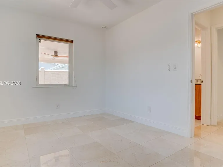 500 SW 51st Ct — Photo 67
