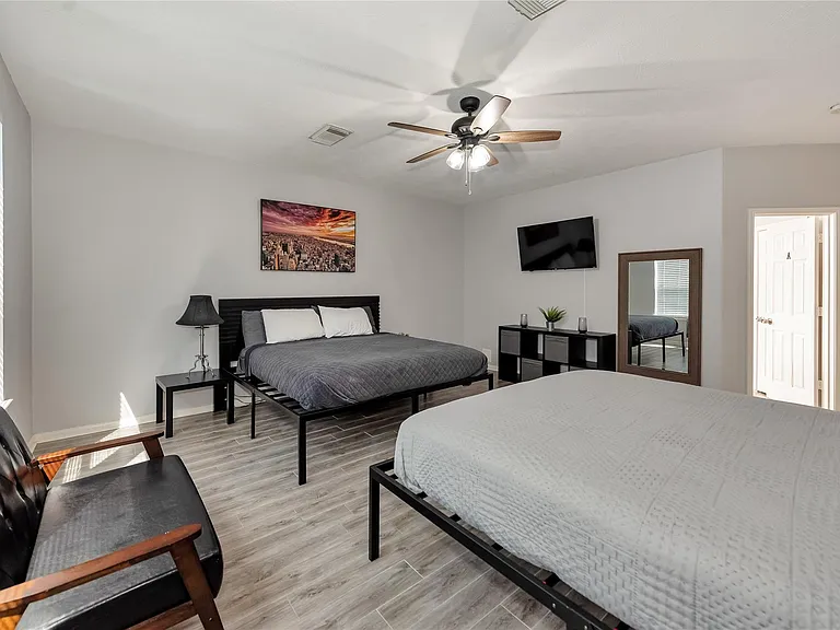 10815 Oak Bayou Ln — Photo 16