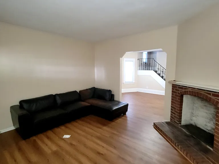 2266 Grandview Ave — Photo 16