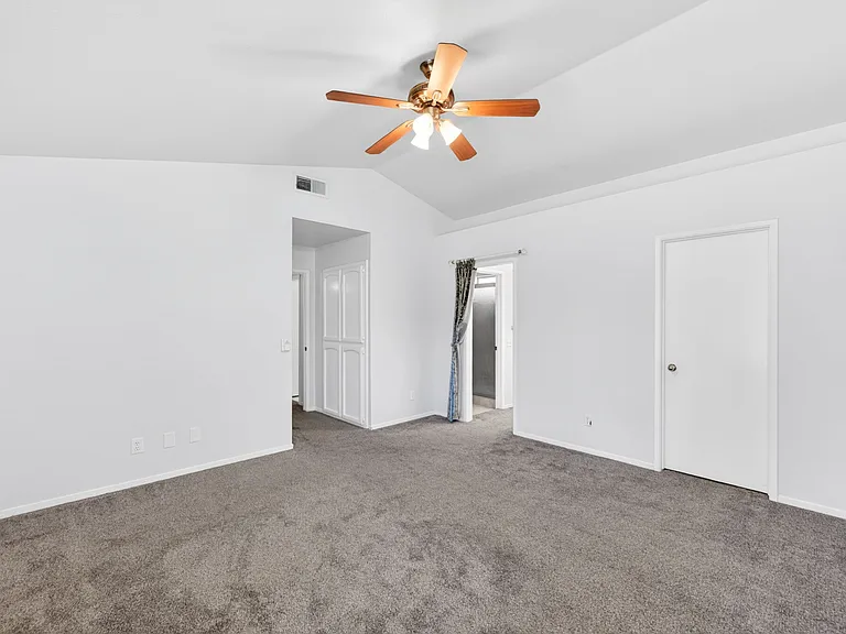 2476 N Berlin Ave — Photo 21