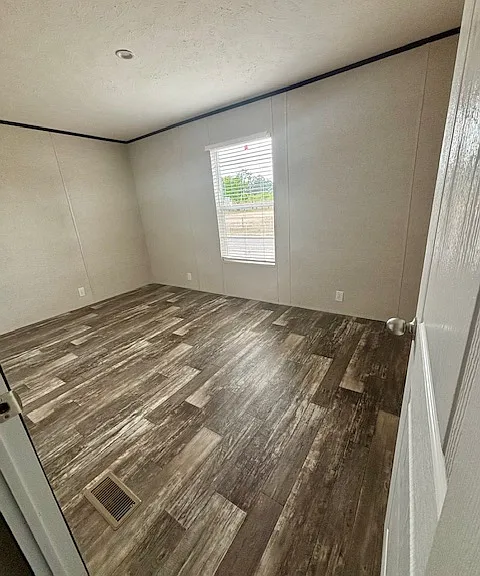 1304 Gary St — Photo 7
