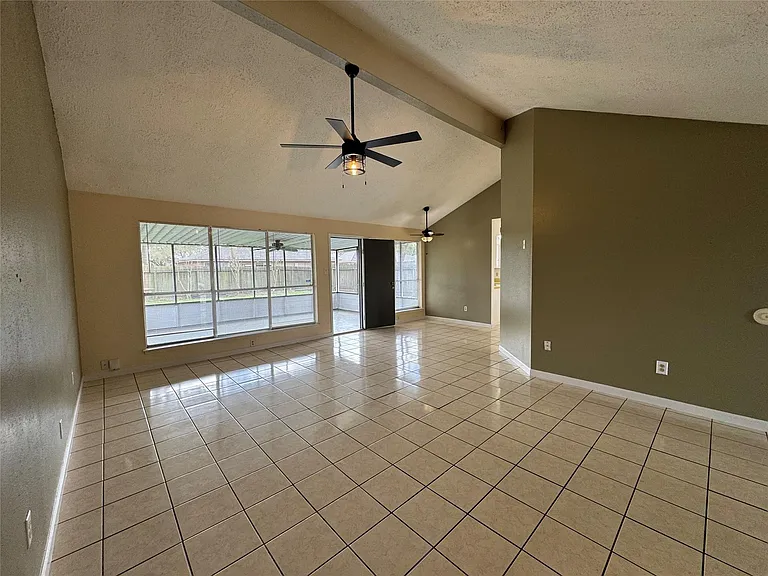 4703 Rivertree Ln — Photo 6