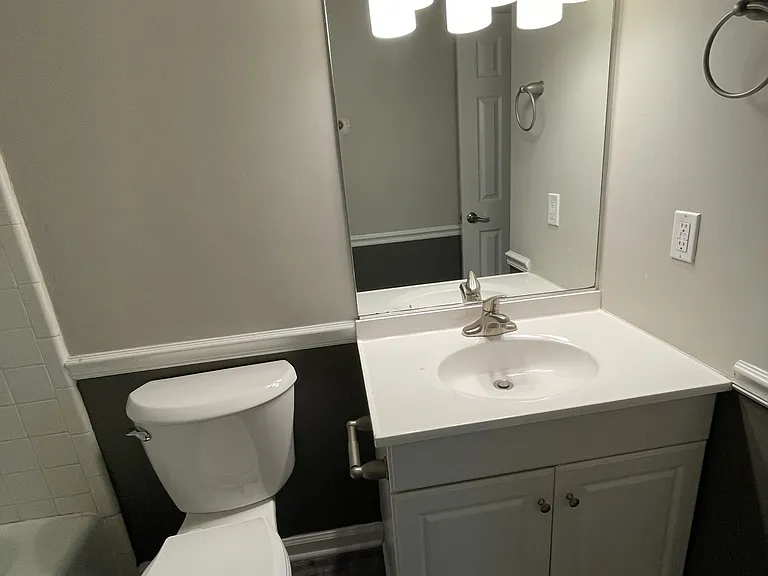501 Greenbriar Rd — Photo 9