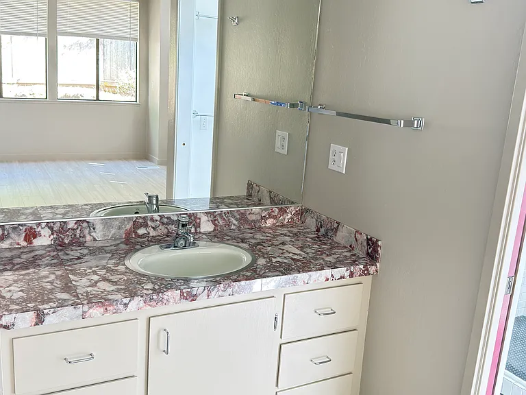 895 Marin Dr — Photo 22