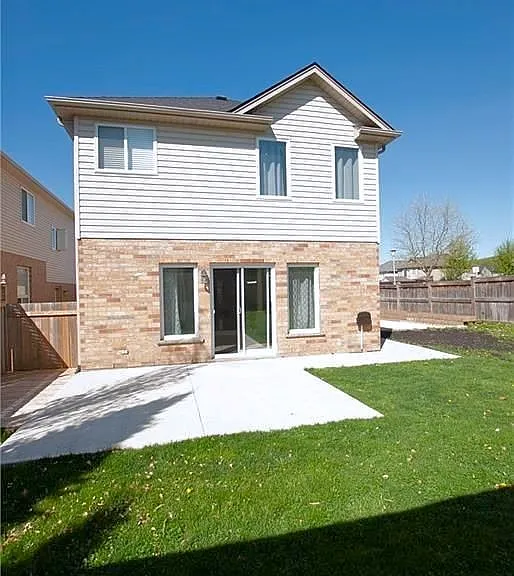 1918 Gough Ave — Photo 28