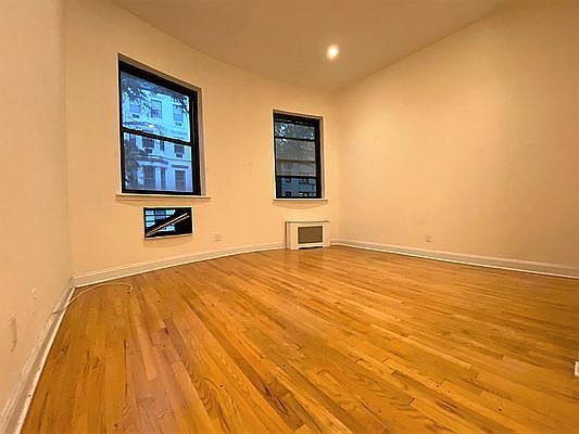 4th image of 7 W 87th St APT 2G
