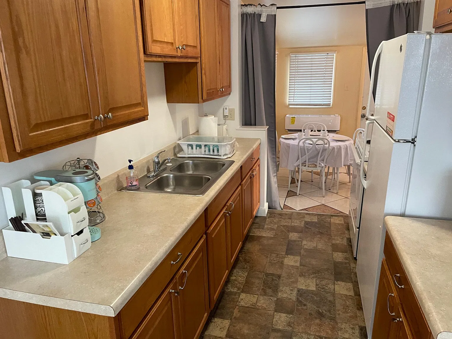 2 bed, 1.5 bath, 1000 sqft, $2,300 — Photo 2