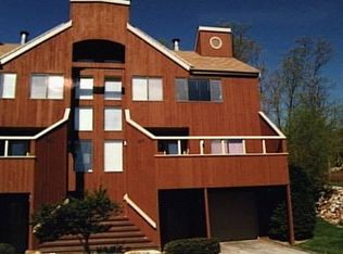 302 Pheasant Glenn Cir #302, Shelton, CT 06484