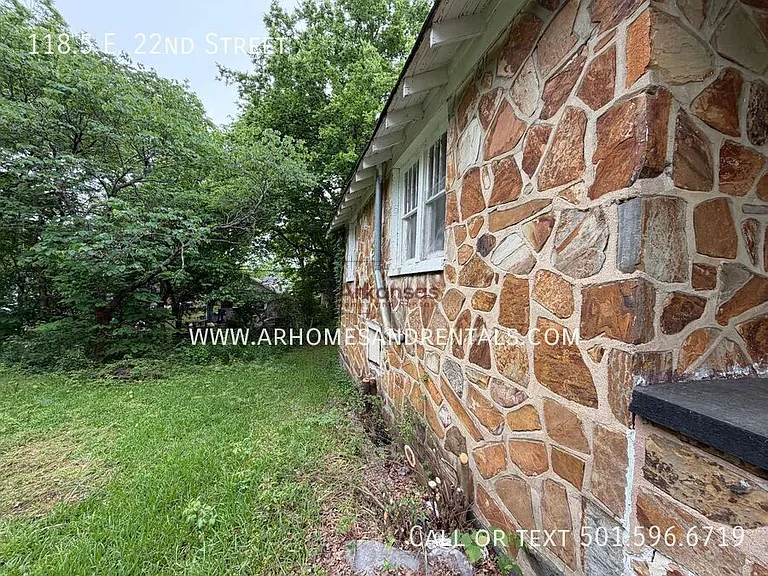 118.5 E 22nd St — Photo 11