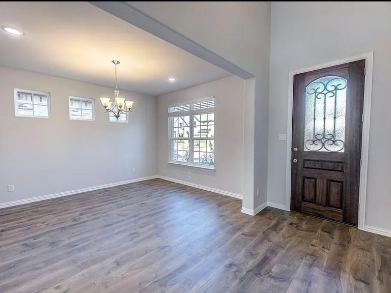 1012 Rosebay Dr — Photo 6
