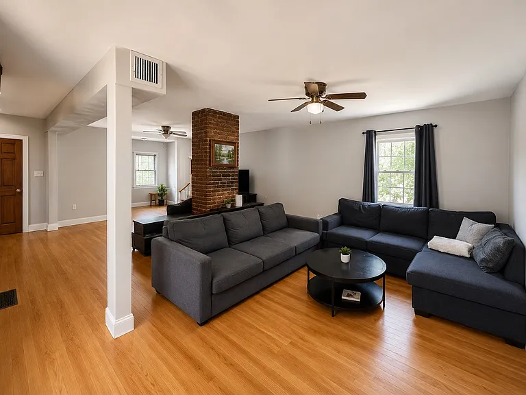 185 Heath St #R — Photo 2