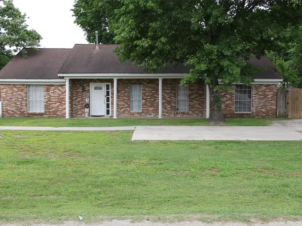 710 E Houston St, Highlands, TX 77562