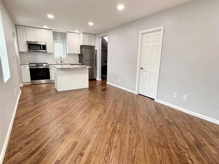 19 Lee Ave #2 — Photo 3