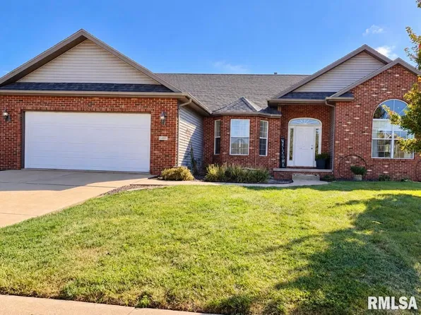 409 Delaney Dr, Jacksonville, IL 62650
