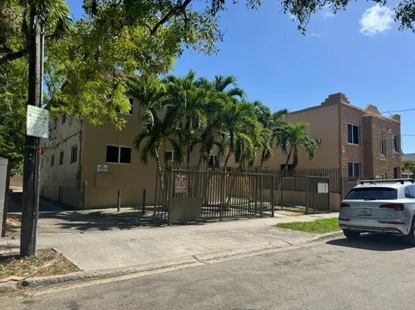 1243 NW 4th St APT 1, Miami, FL 33125