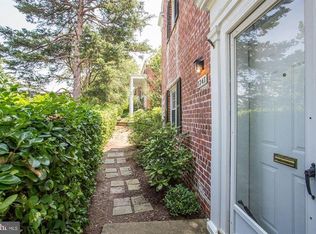 3243 Gunston Rd #104, Alexandria, VA 22302