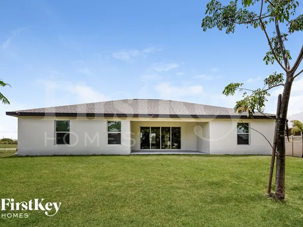 926 NW 9th Pl, Cape Coral, FL 33993