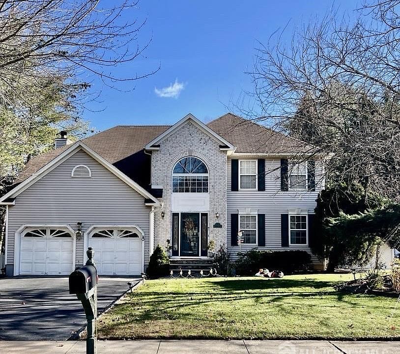 1st image of 33 Bennett Rd