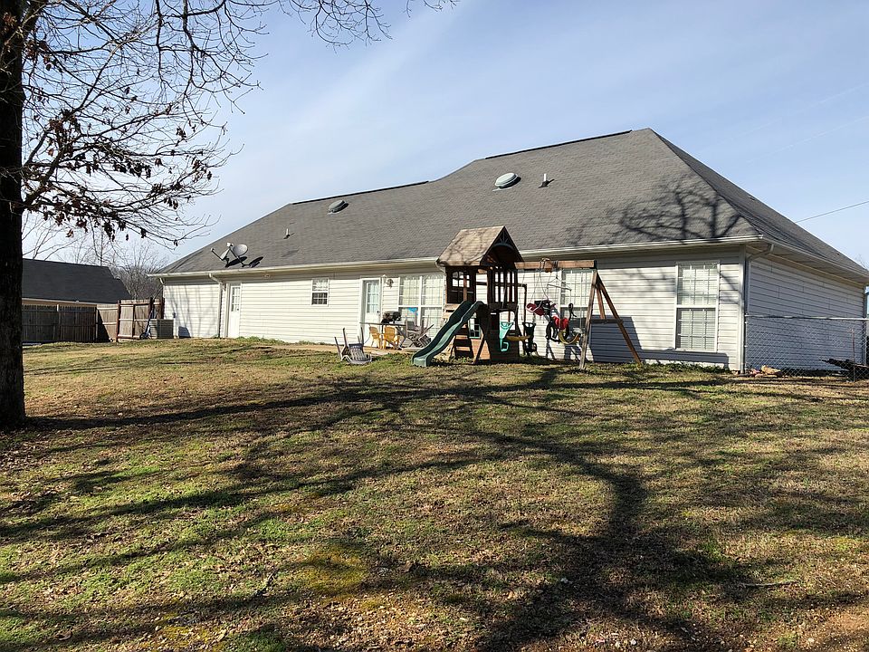 2nd image of 172 Oak Hill Dr