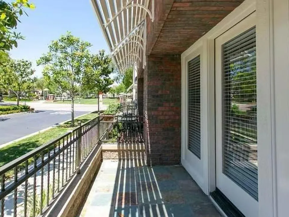 373 Aviator Ln