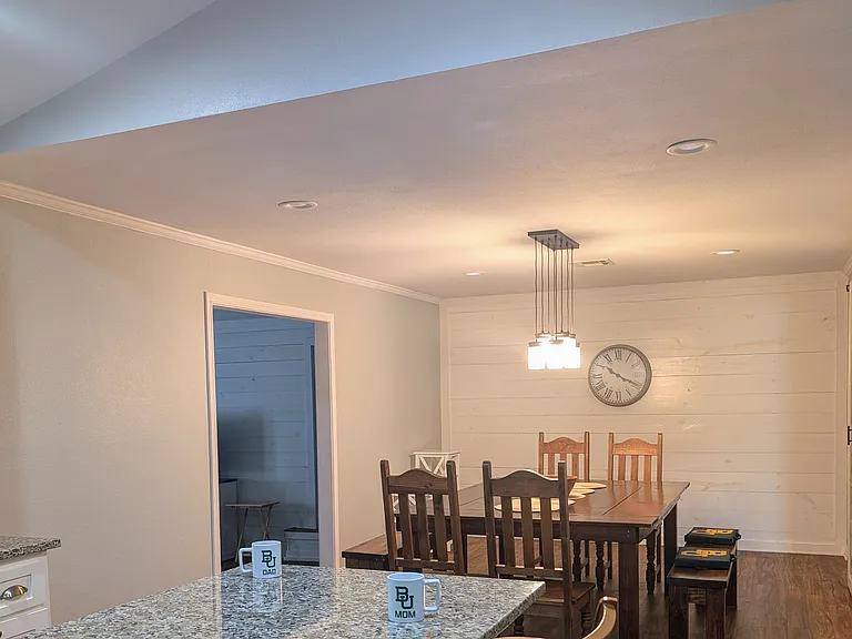 1311 Crestline St — Photo 3