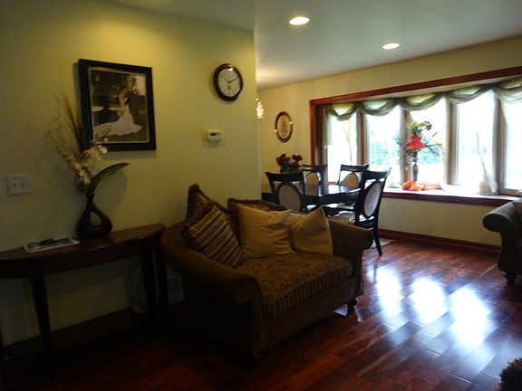 3rd image of 193 N Bonnie Brae Ave