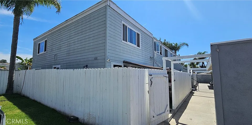 102 Avenida San Fernando #6