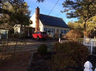 226 Charge Pond Rd, Wareham, MA 02571